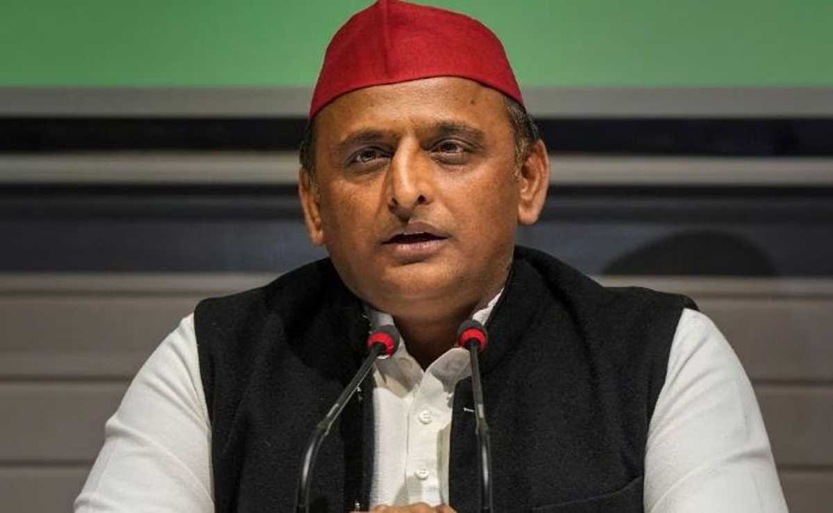 अखिलेश का भाजपा पर निशाना, बोले, बधाई देने पर छीन लिया गया सारस